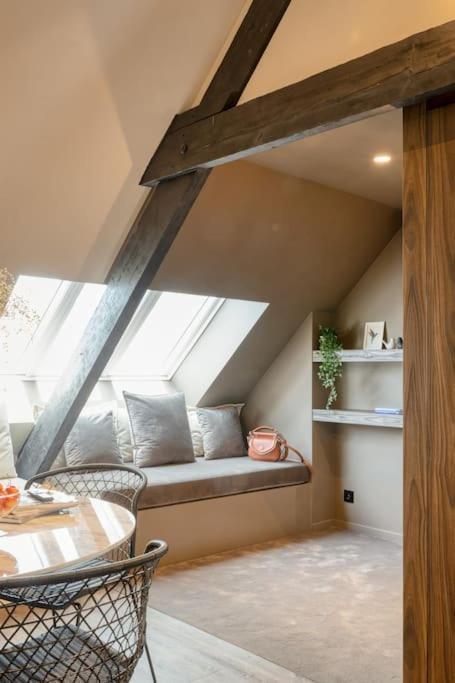 Appartement Charming Attic Retreat In Historic Center *
